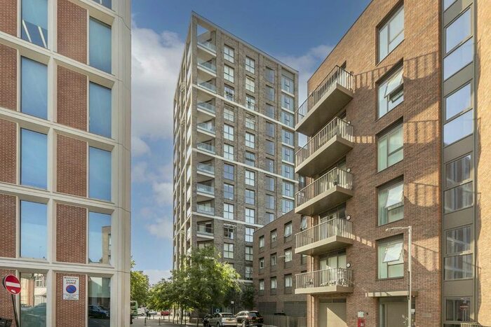 2 Bedroom Flat To Rent In Brixton Hill, London, SW2