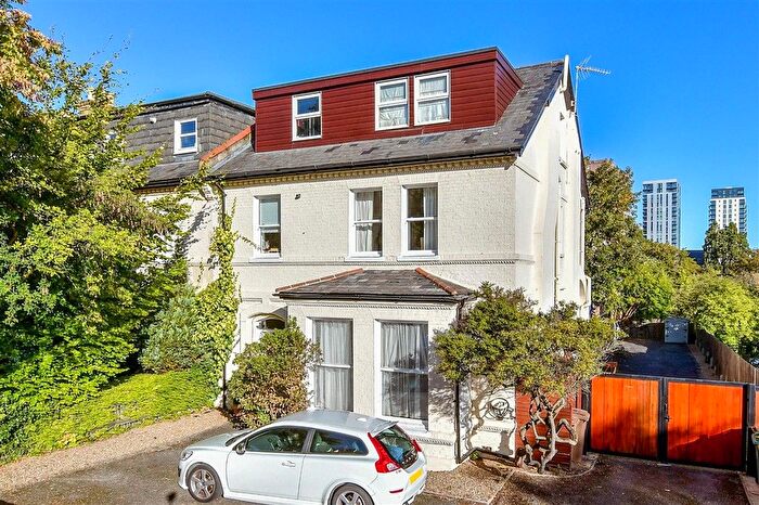 2 Bedroom Maisonette For Sale In Cavendish Road, Sutton, Surrey, SM2