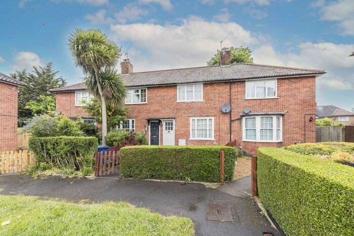 2 Bedroom Property To Rent In Kennedy Road, London, W7