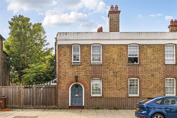 5 Bedroom Flat To Rent In Glengall Road, London, SE15
