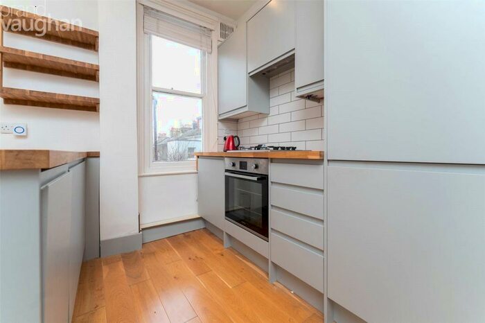 3 Bedroom Maisonette To Rent In Shaftesbury Road, Brighton, East Sussex, BN1