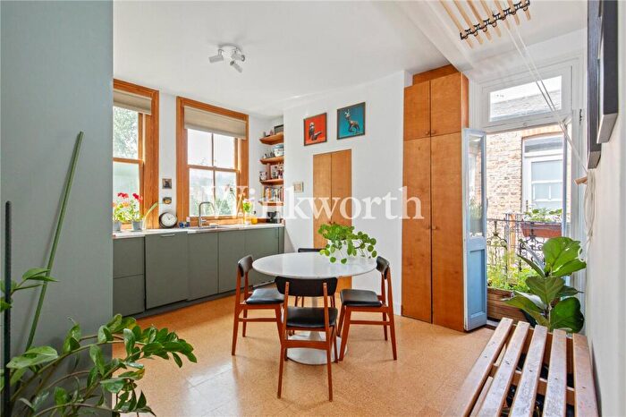 2 Bedroom Apartment For Sale In St. Ann's Road, London, N15