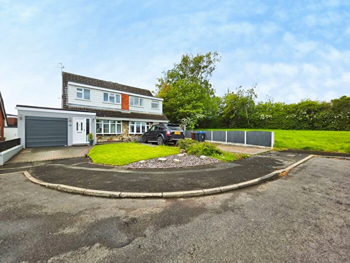 3 Bedroom Semi-Detached House For Sale In Healey Avenue, Knypersley, Stoke-On-Trent, ST8