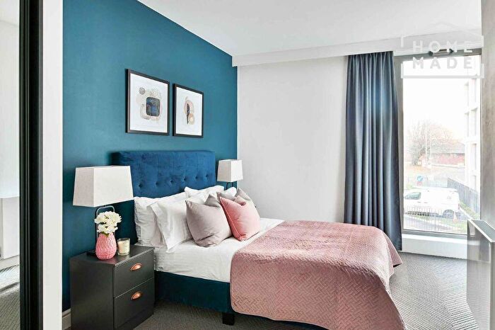 1 Bedroom Flat To Rent In Broadside, M4