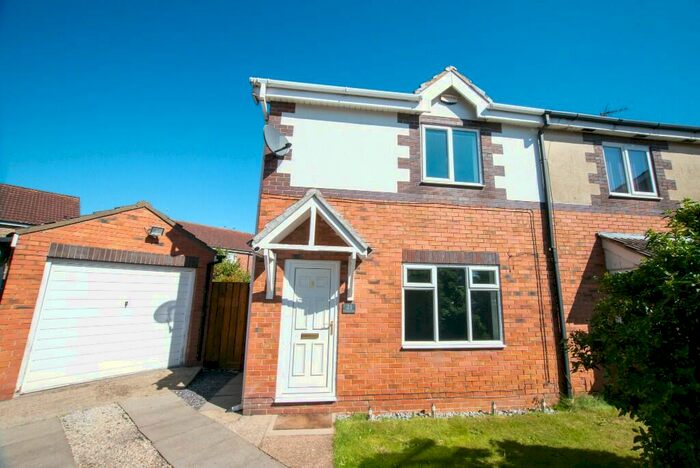 2 Bedroom Semi-Detached House To Rent In Consort Court, Pilots Way, Hull, East Riding Of Yorkshire, HU9