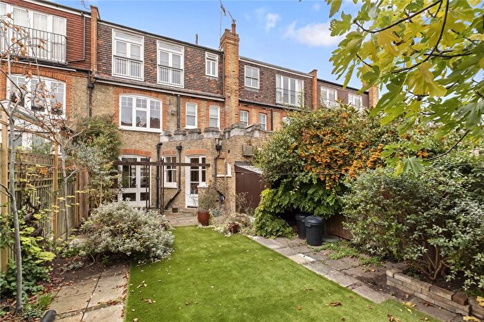 4 Bedroom Terraced House For Sale In Byfeld Gardens, Barnes, London, SW13