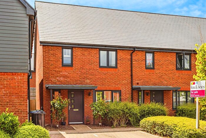 3 Bedroom Semi-Detached House For Sale In Long Lane, Handcross, Haywards Heath, RH17