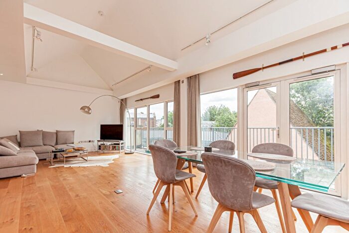 3 Bedroom Flat To Rent In Mill Street, City Centre, OX2