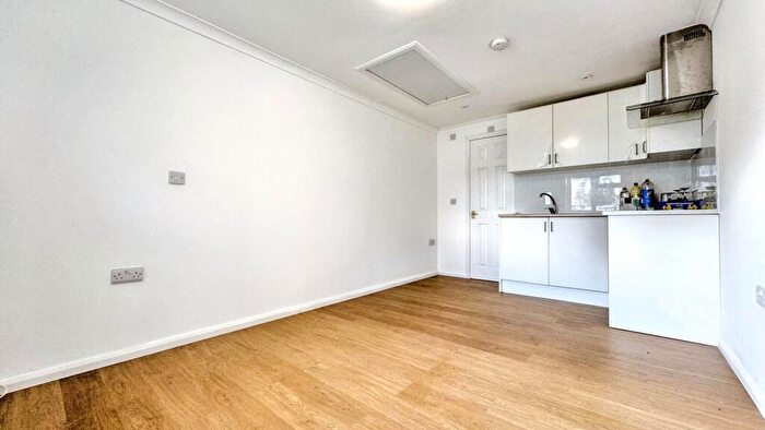 Flat To Rent In Wood Street, Patchway, BS34