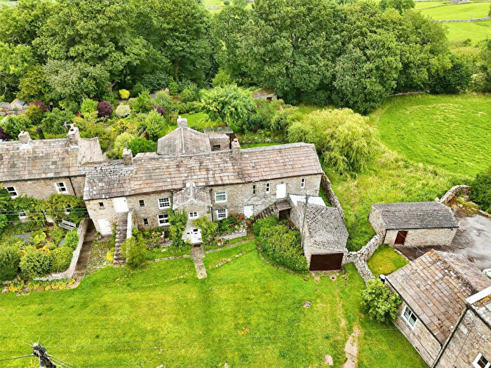 4 Bedroom Semi-Detached House For Sale In East End House Thornton Rust, Leyburn, DL8