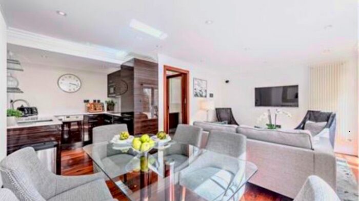 3 Bedroom Flat To Rent In Kensington Gardens Square, London, W2