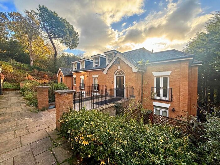 2 Bedroom Flat To Rent In Beckenham Lane, Bromley, BR2