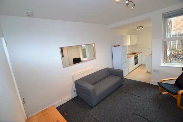 3 Bedroom Property To Rent In Bills Inclusive, DE22