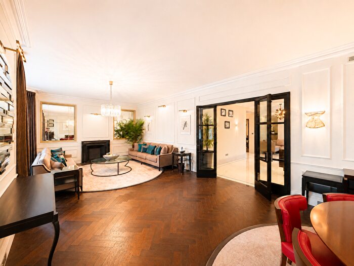 3 Bedroom Flat To Rent In Park Street, London, W1K