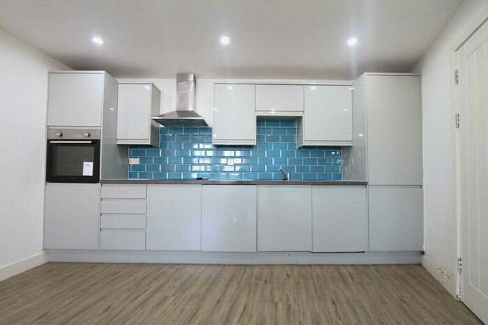 1 Bedroom Apartment To Rent In Parsons Street, Banbury, Oxon, OX16