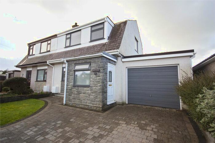 3 Bedroom Semi-Detached House For Sale In Y Grugan, Groeslon, Caernarfon, Gwynedd, LL54