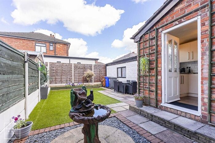 3 Bedroom Semi-Detached House To Rent In Manchester Road, Swinton, Manchester, M27