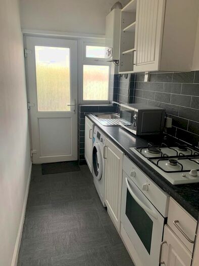 1 Bedroom Flat To Rent In Whalebone Lane, Dagenham RM8