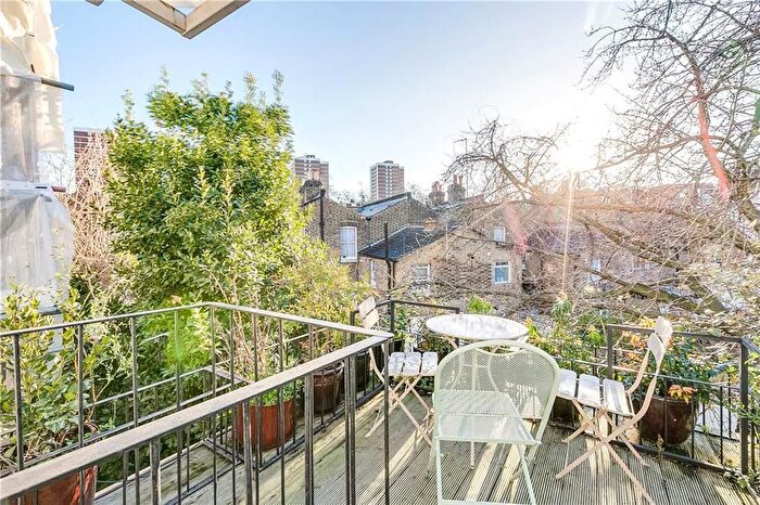 2 Bedroom Flat To Rent In Tadmor Street, London, W12