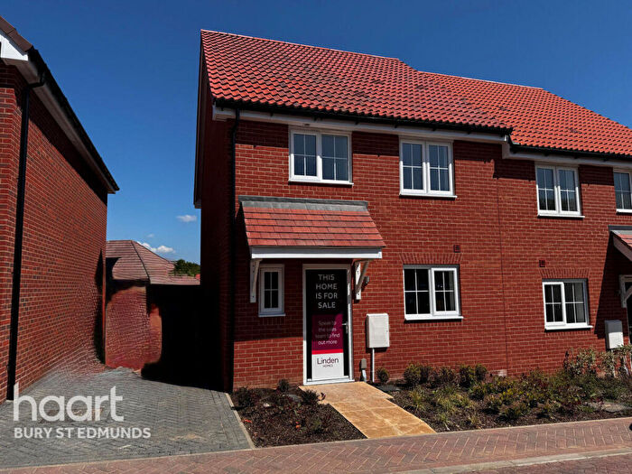 3 Bedroom Semi-Detached House For Sale In Cavendish View, Thurston, Bury St Edmunds, IP31