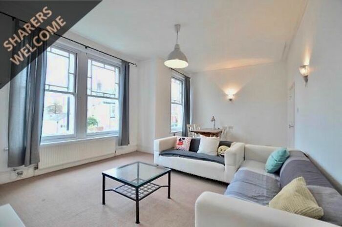 3 Bedroom Flat To Rent In Muswell Hill Road, London, N10