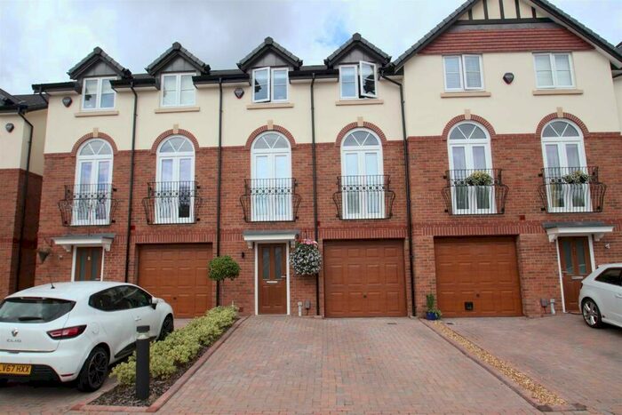 4 Bedroom House To Rent In The Carriages, Station Road, Handforth, SK9
