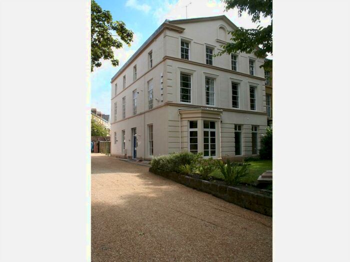 3 Bedroom Apartment To Rent In Parkfield Road, Aigburth, L17