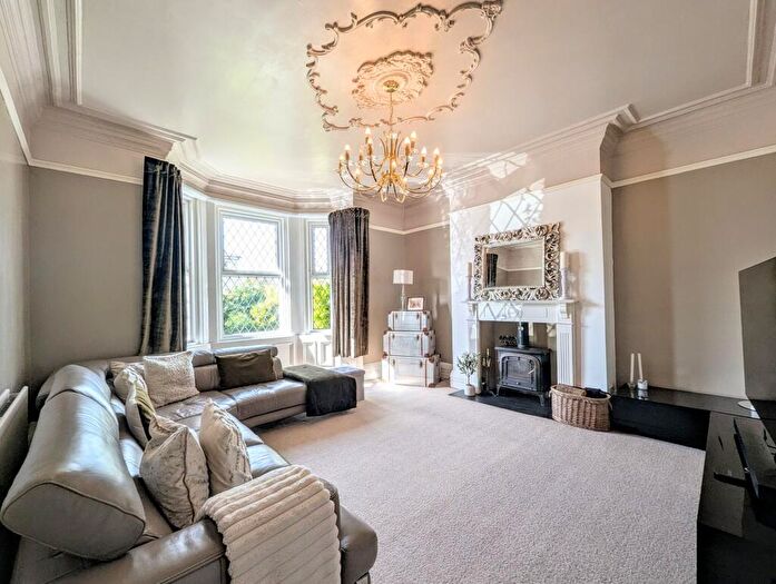 6 Bedroom Semi-Detached House For Sale In Sunderland Road, South Shields, NE34