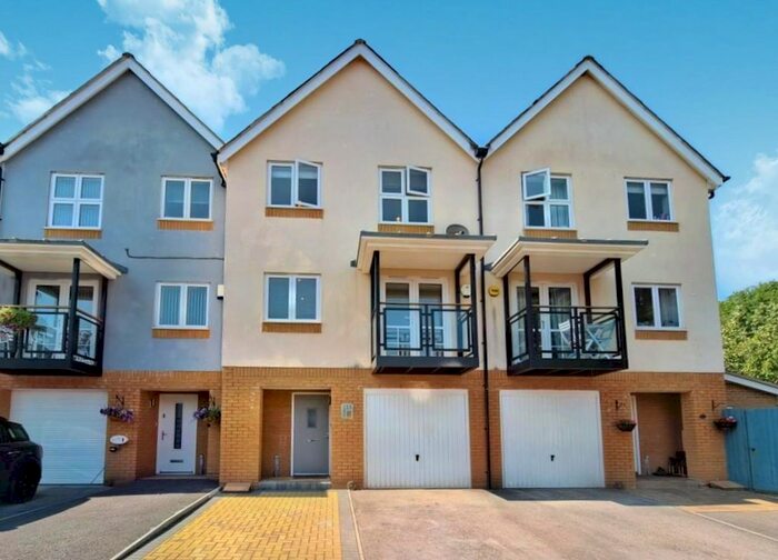 4 Bedroom Terraced House To Rent In Woodacre, Portishead, BS20