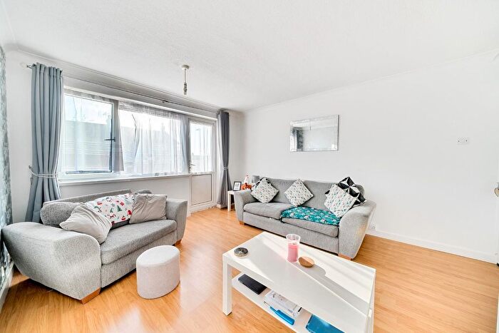 1 Bedroom Flat For Sale In Blackmoor Walk, West Leigh, PO9