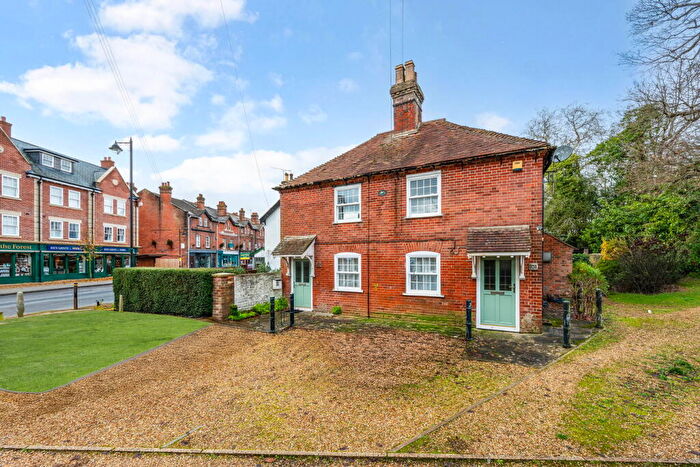 4 Bedroom Cottage For Sale In High Street, Lyndhurst, SO43