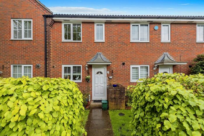 2 Bedroom Terraced House For Sale In Kingsley Court, Welwyn Garden City, AL7