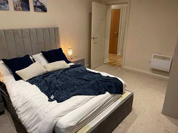 1 Bedroom Flat To Rent In North Street, Leeds, LS2