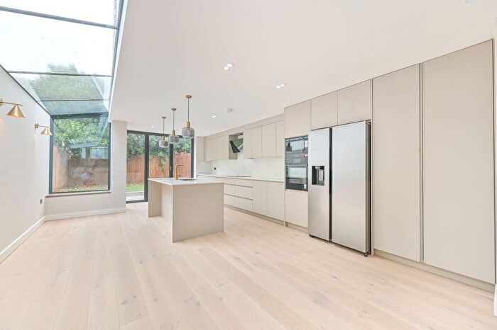 4 Bedroom Terraced House For Sale In Vespan Road, Shepherd's Bush, London, W12