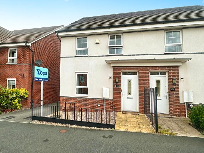 3 Bedroom Semi-Detached House For Sale In Thruxton Avenue, Wolverhampton, WV10