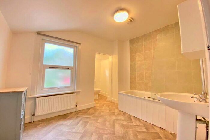 5 Bedroom Flat To Rent In Ethnard Road, Peckham, SE15