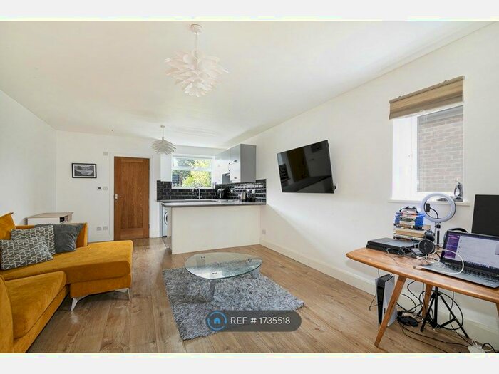 1 Bedroom Maisonette To Rent In Kingswell Ride, Cuffley, Potters Bar, EN6