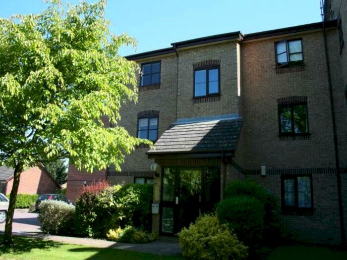 2 Bedroom Flat To Rent In Poets Chase, , Aylesbury, HP21