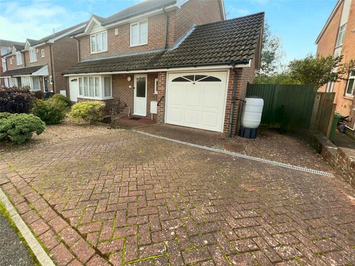 4 Bedroom Detached House To Rent In Norman Close, Maidstone, Kent, ME14