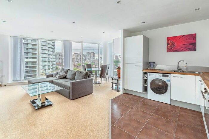 2 Bedroom Flat To Rent In Alaska Apartments, Royal Victoria Dock, E16