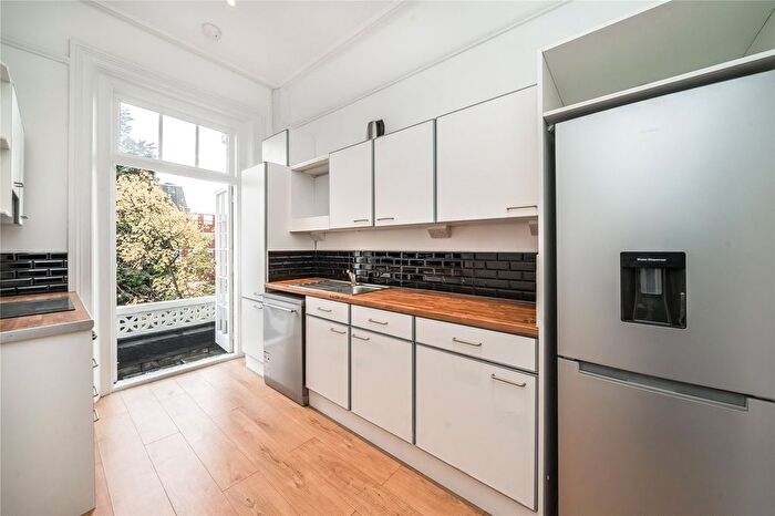 1 Bedroom Flat For Sale In Nightingale Lane, London, SW12