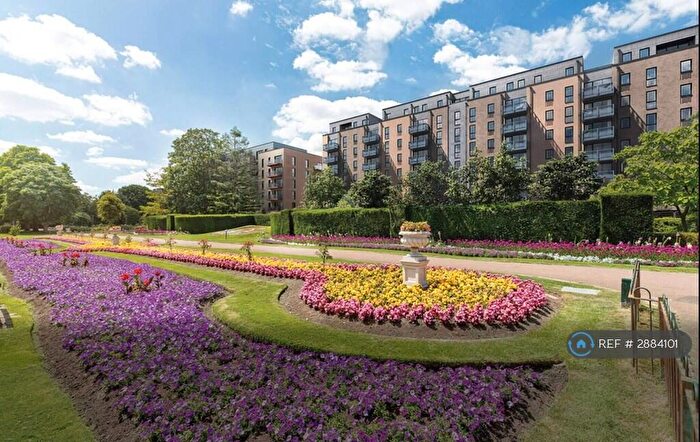 3 Bedroom Flat To Rent In Truman Way, Dartford, DA1