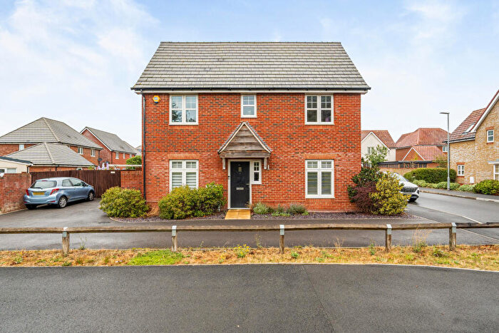 4 Bedroom Detached House For Sale In Garnet Crescent, Swindon, SN25