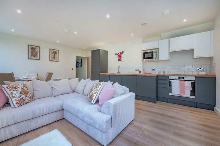 2 Bedroom Apartment To Rent In Green Lane, Holmfirth, HD9