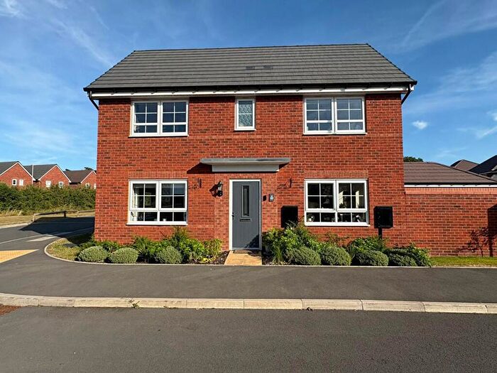 3 Bedroom Detached House For Sale In Crimson Close, Rugby, Warwickshire, CV22