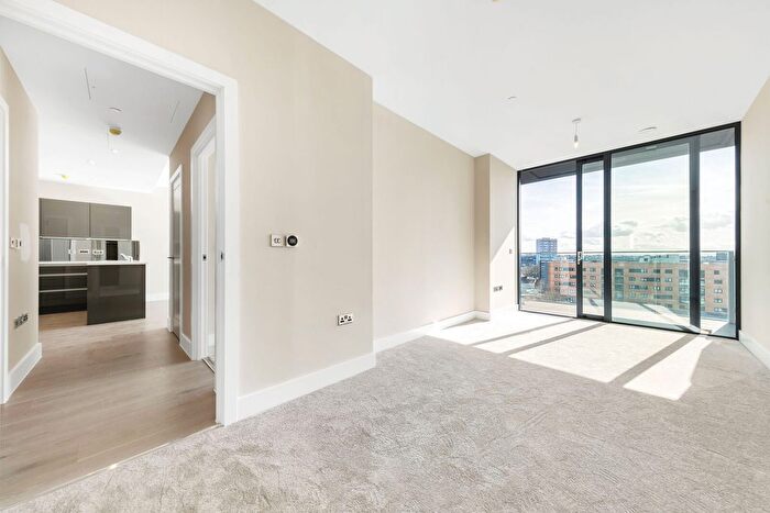 2 Bedroom Flat To Rent In Gwynne Road, Battersea, London, SW11
