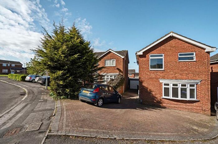 3 Bedroom Detached House For Sale In Winwick Road, Freshbrook, Swindon, SN5