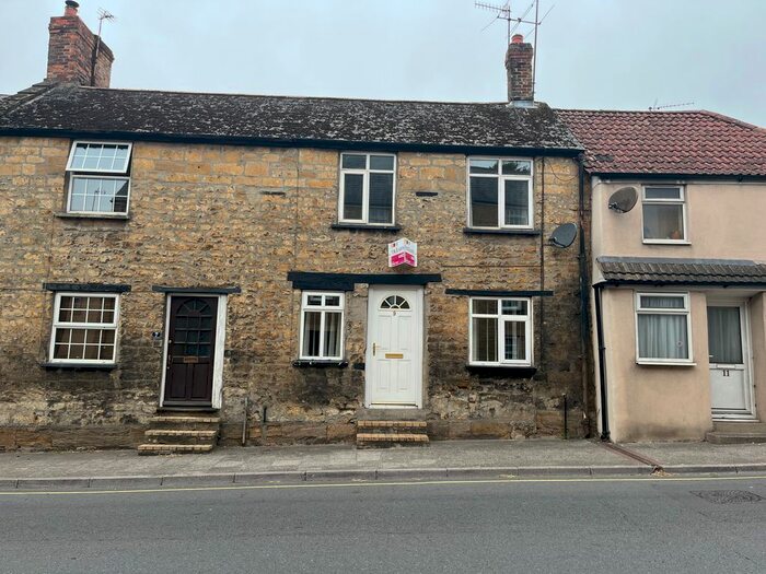 2 Bedroom Property To Rent In North Street, Crewkerne, TA18