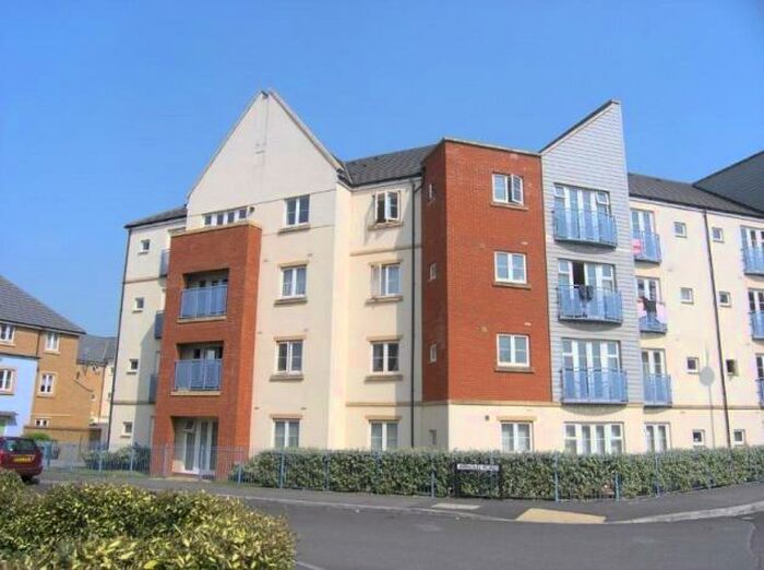 2 Bedroom Flat To Rent In Arnold Road, Mangotsfield, Bristol, BS16