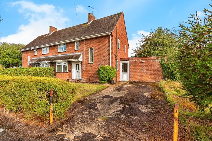 3 Bedroom Semi-detached House For Sale In Players Crescent, Rushington, Southampton, Hampshire, SO40